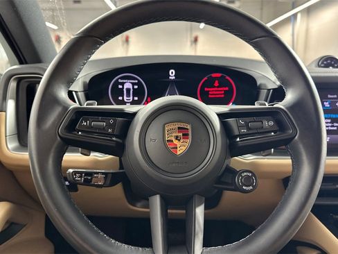 Used 2024 Porsche Cayenne Base image 26