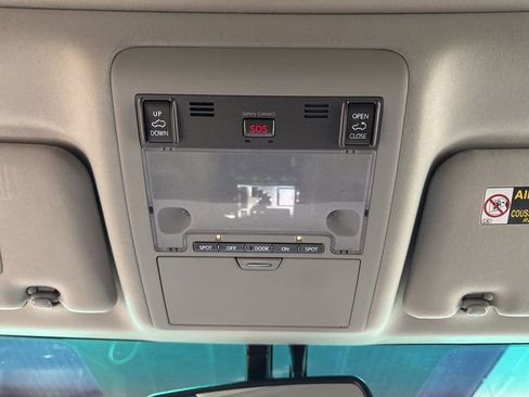 Used 2014 Lexus LX 570 4WD image 31
