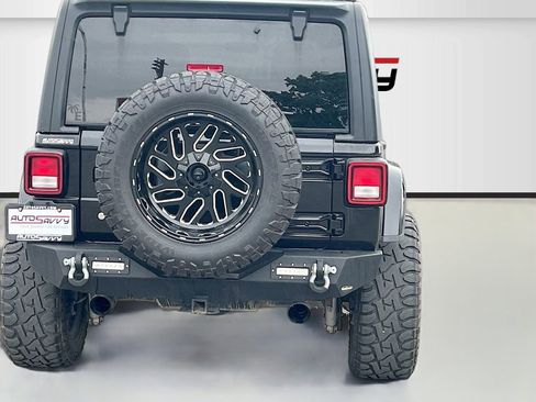 Used 2020 Jeep Wrangler Unlimited Sahara AWD/4WD image 6