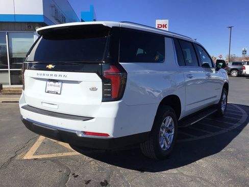 New 2026 Chevrolet Suburban LS image 5