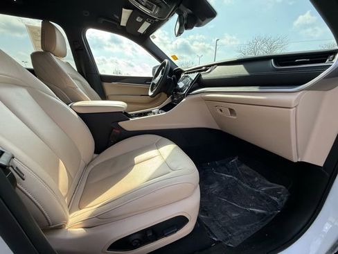 Used 2023 Jeep Grand Cherokee L Limited image 30