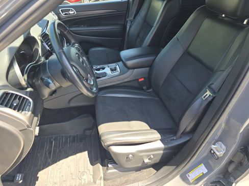 Used 2022 Jeep Grand Cherokee Laredo X AWD/4WD image 28