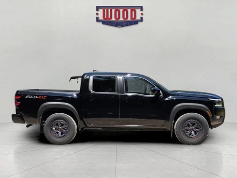 Used 2025 Nissan Frontier PRO-4X AWD/4WD image 2