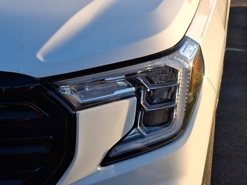 Used 2023 GMC Terrain SLE w/ Driver Convenience Package AWD/4WD image 9