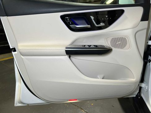 Certified 2025 Mercedes-Benz GLC 300 4MATIC image 21