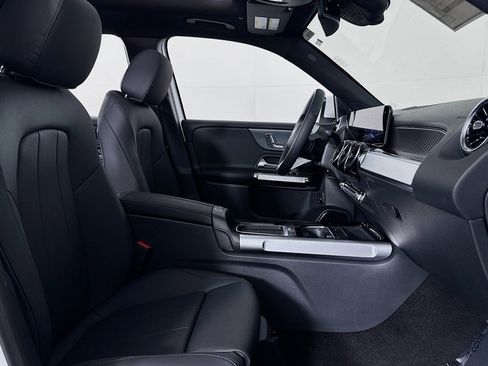 New 2026 Mercedes-Benz GLB 250 GLB 250 image 6