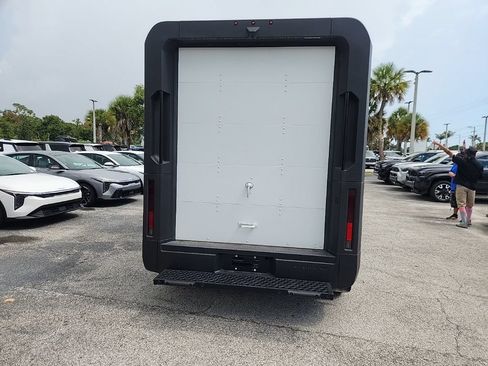 Used 2024 Chevrolet Brightdrop 400 w/ Commercial Equipment Package AWD/4WD image 3