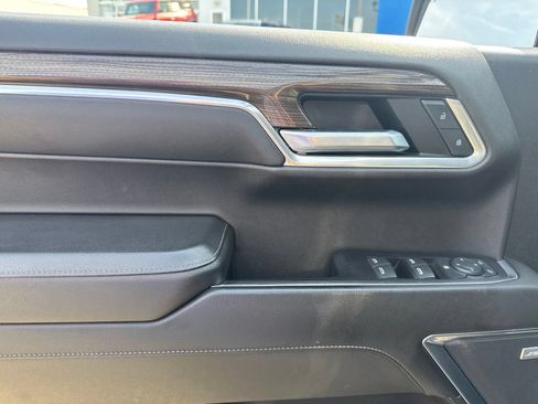 Used 2022 Chevrolet Silverado 1500 LT Trail Boss w/ LT Trail Boss Premium Package AWD/4WD image 17