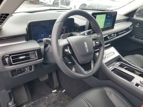 New 2026 Lincoln Aviator Premiere image 12