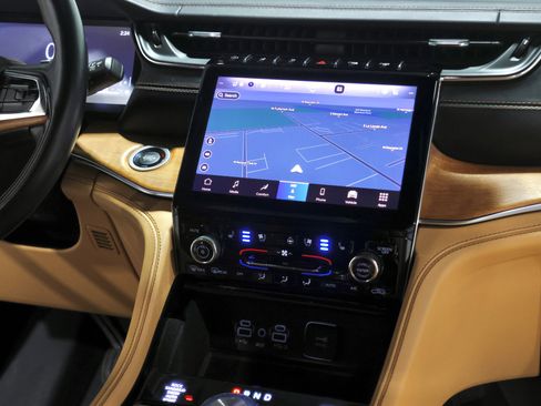 Used 2021 Jeep Grand Cherokee L Summit image 68