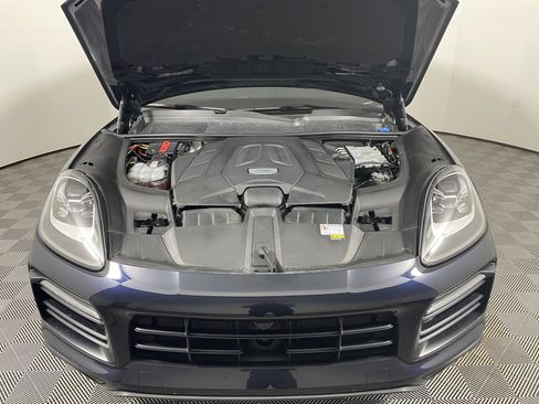 Used 2023 Porsche Cayenne S Platinum image 22