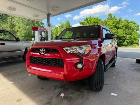 Used 2017 Toyota 4Runner SR5 RWD image 5