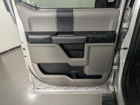 Used 2017 Ford F150 XLT AWD/4WD image 14