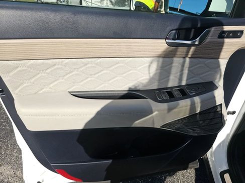 Used 2022 Hyundai Palisade Calligraphy image 7