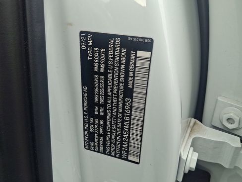 Used 2021 Porsche Macan image 28