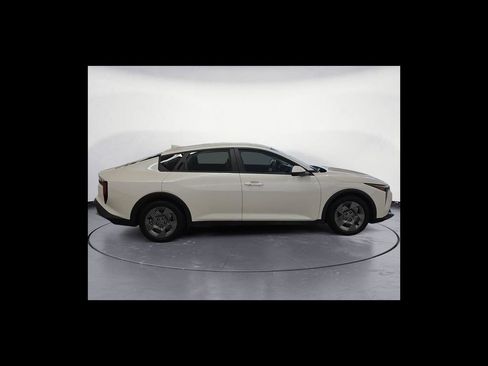 Used 2025 Kia K4 FWD image 7