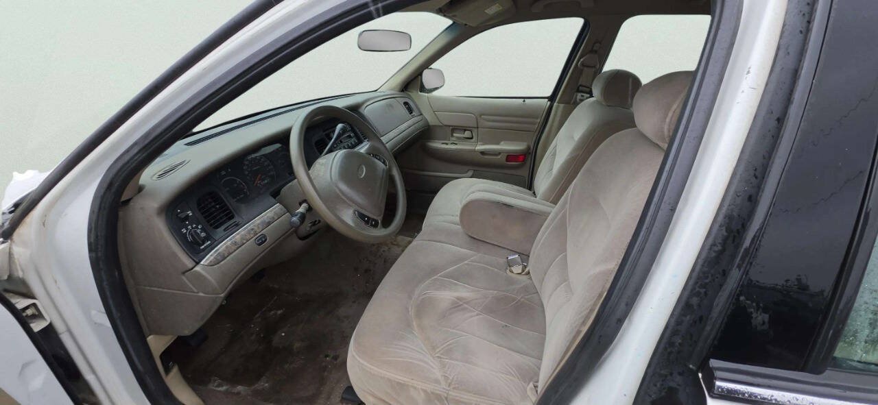 Used 2000 Ford Crown Victoria RWD image 7