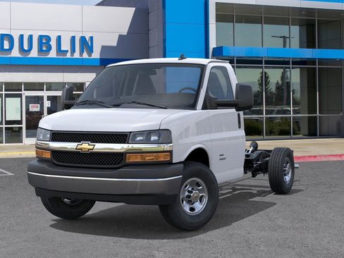 New 2025 Chevrolet Express 3500 Work Van w/ Power Convenience Package image 7