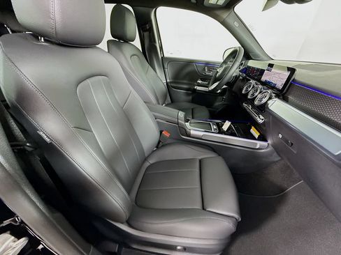 Used 2026 Mercedes-Benz GLB 250 4MATIC image 30