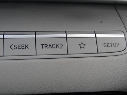 Used 2024 Hyundai Elantra Limited FWD image 30