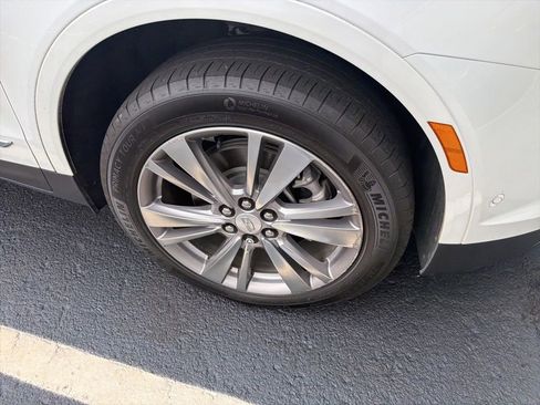Used 2023 Cadillac XT5 Premium Luxury w/ Technology Package FWD image 8