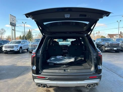 New 2026 Chevrolet Traverse LT w/ LPO, Floor Liner Package FWD image 7