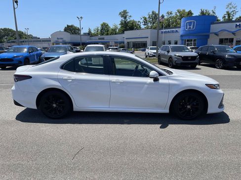 Used 2022 Toyota Camry LE FWD image 19
