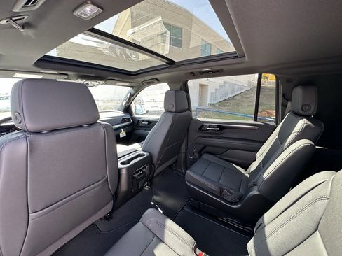 New 2026 Chevrolet Suburban Z71 w/ Comfort Package image 18