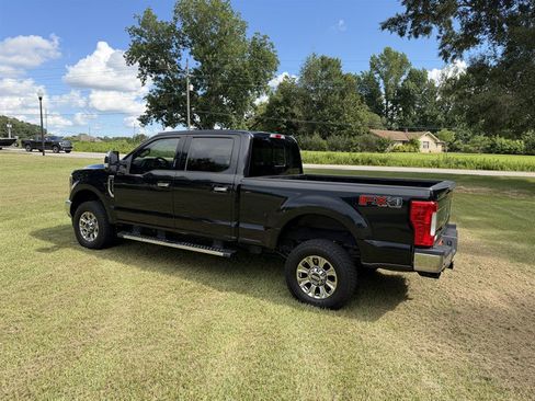 Used 2019 Ford F250 XLT w/ XLT Premium Package AWD/4WD image 10