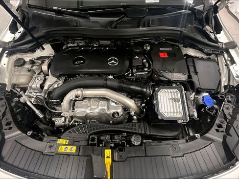 Used 2025 Mercedes-Benz GLA 250 4MATIC image 30