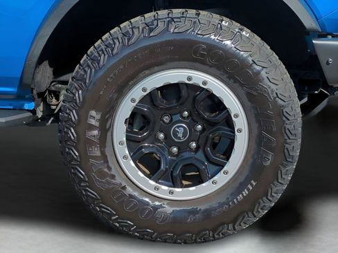 Used 2023 Ford Bronco Badlands image 10