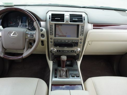 Used 2015 Lexus GX 460 w/ Premium Package AWD/4WD image 29