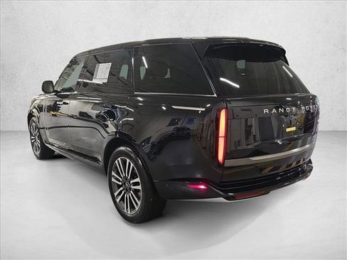 Used 2023 Land Rover Range Rover Long Wheelbase SE image 7