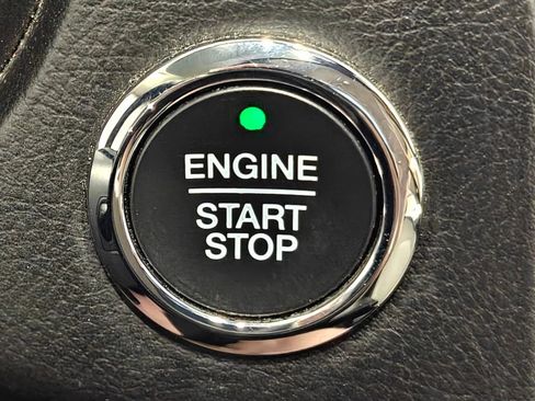 Used 2019 Ford Fusion SE w/ Equipment Group 151A FWD image 10