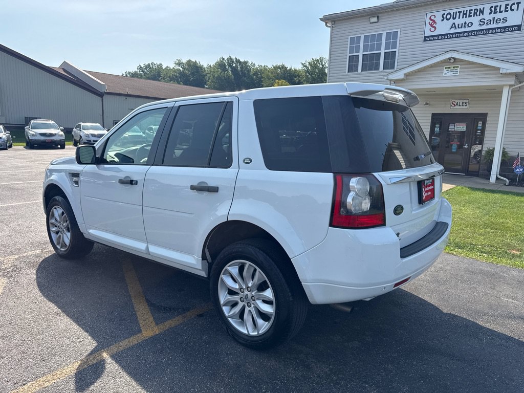 Used 2011 Land Rover LR2 HSE AWD/4WD image 8