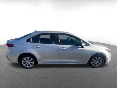 Used 2025 Toyota Corolla LE image 16