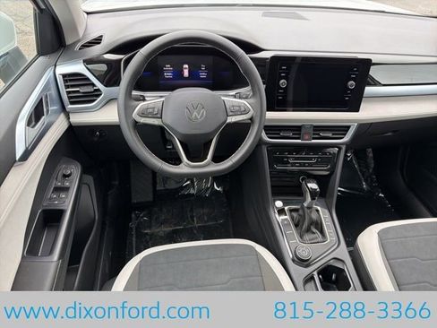 New 2026 Volkswagen Taos SE AWD/4WD image 21