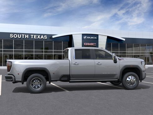 New 2026 GMC Sierra 3500 Denali w/ Denali Reserve Package AWD/4WD image 5