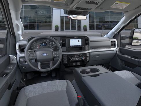 New 2025 Ford F250 XLT image 9