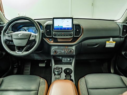 Used 2023 Ford Bronco Sport Outer Banks w/ Tech Package AWD/4WD image 30