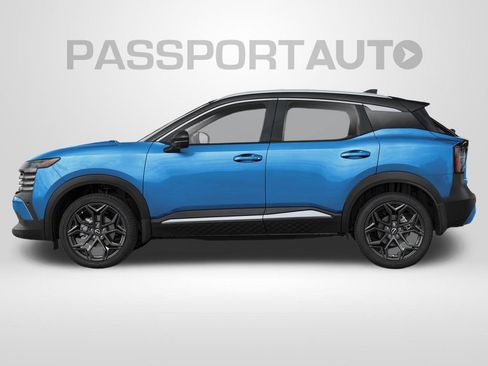 Used 2025 Nissan Kicks SR w/ SR Premium Package FWD image 4