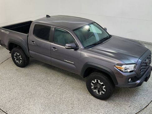 Used 2021 Toyota Tacoma TRD Off-Road w/ Technology Package AWD/4WD image 13