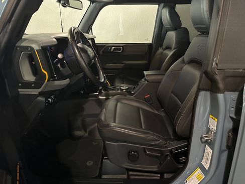 Used 2021 Ford Bronco Badlands image 9