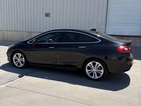 Used 2017 Chevrolet Cruze Premier FWD image 5