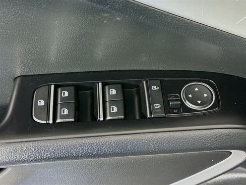 Used 2023 Kia Soul LX w/ LX Technology Package FWD image 23