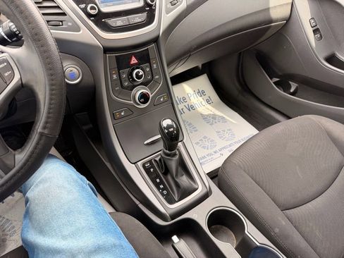 Used 2016 Hyundai Elantra Value Edition image 17