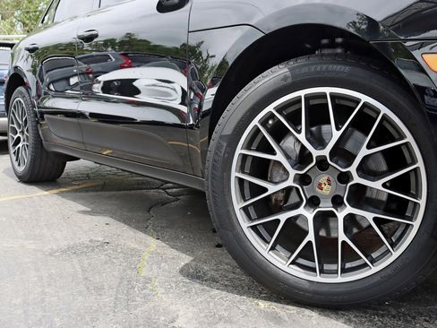 Used 2018 Porsche Macan Sport Edition AWD/4WD image 5