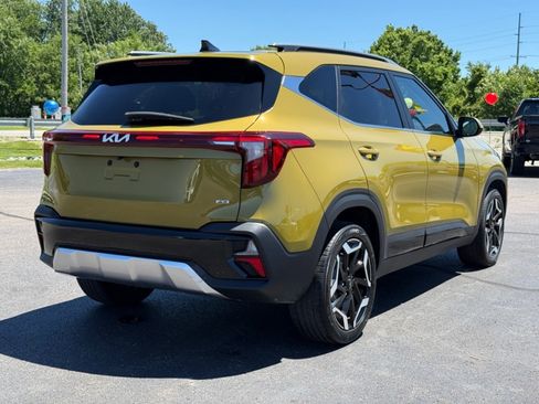 Used 2024 Kia Seltos SX w/ SX Sunroof Package AWD/4WD image 8