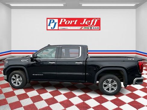 Used 2025 GMC Sierra 1500 SLT AWD/4WD image 6
