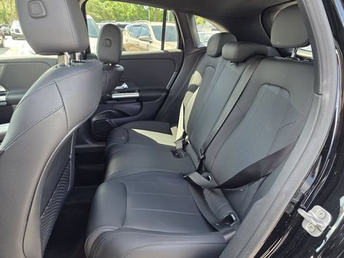 Used 2025 Mercedes-Benz GLA 250 image 16